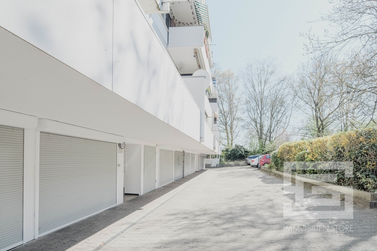 Die Garagen direkt im Haus integriert