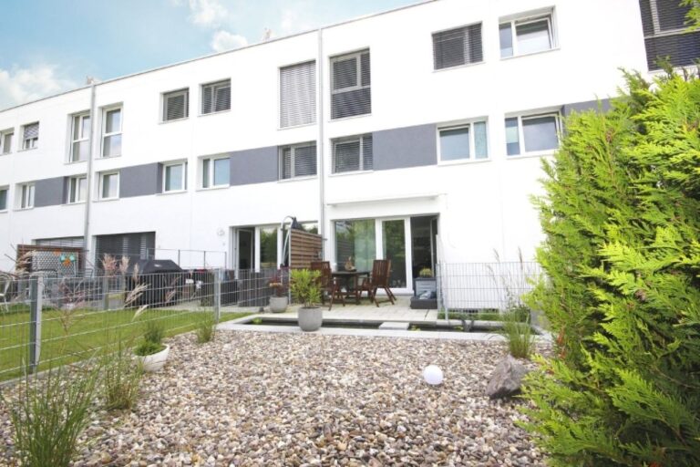 Passivhaus im Bauhausstil mit Garten und Loftterrasse!