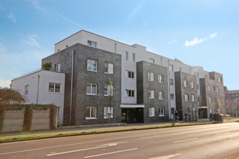 Stillvolle 4-Zimmer-Gartenwohnung in Monheim am Rhein!