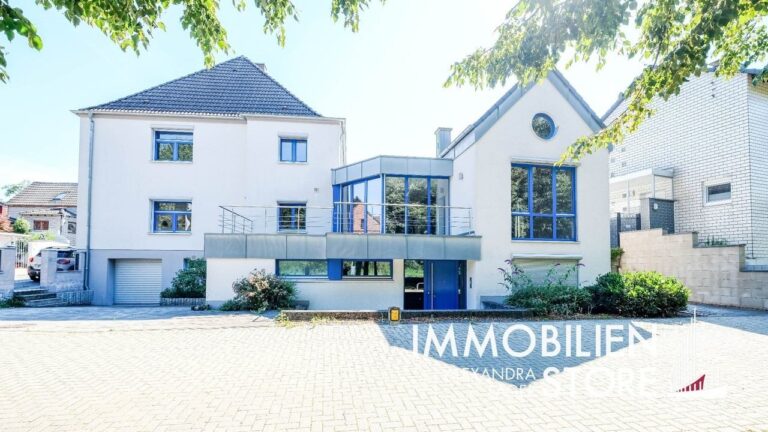 Großzügiges Altstadt Wohnung in bester Lage von Monheim!