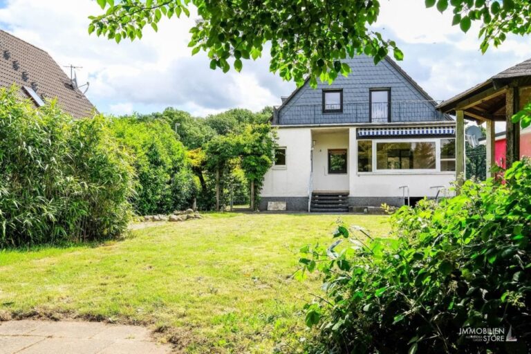 Freistehendes Einfamilienhaus in bester Lage Reusraths!
