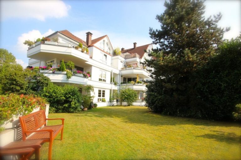 Bezaubernde Terrassenwohnung im wunderschönen Wohnpark Langenfeld!