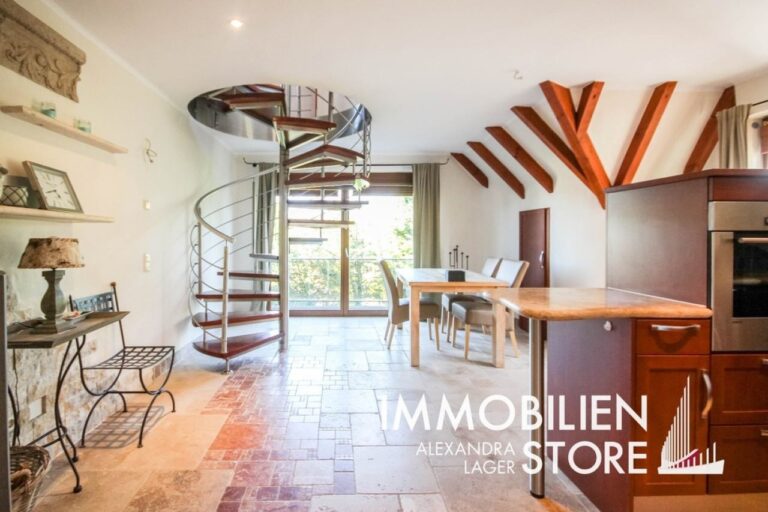 Luxuriöse Maisonettewohnung in erstklassigem Anwesen in Monheim!