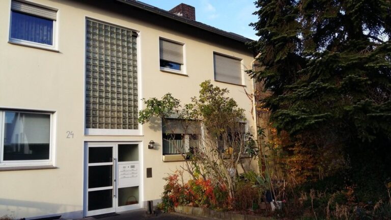 Charmante 2-Zimmer-Wohnung mit großem Balkon in Monheim!