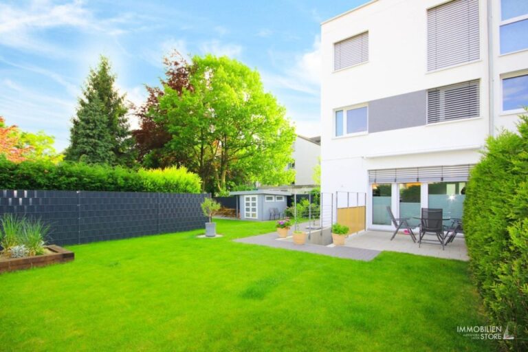 Passivhaus im Bauhausstil mit Garten und Loftterrasse als Endhaus!