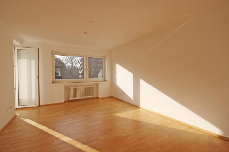Provisionsfrei! Lichtstarke 3 Zimmer-Wohnung mit Blick ins Landschaftsschutzgebiet!