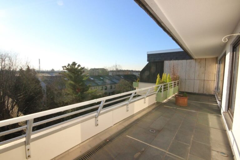 Stilvolle Dachterrassenwohnung im Österreichviertel!