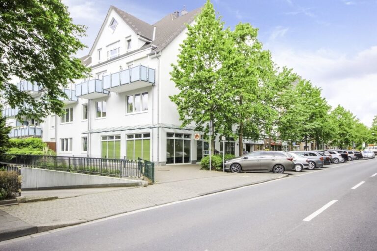 Geräumige 4-Zimmer-Wohnung auf 2 Ebenen in Monheim-Baumberg!