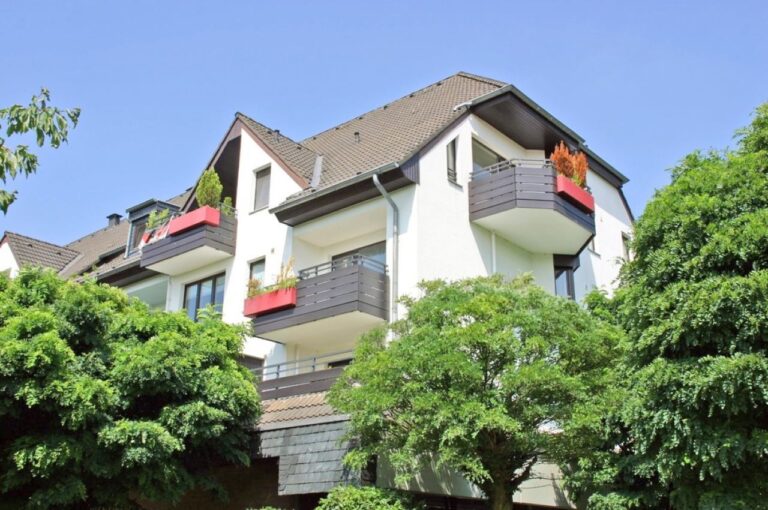 Provisionsfrei! Sonnige Bast Bau Wohnung – günstig dank Erbbaurecht!