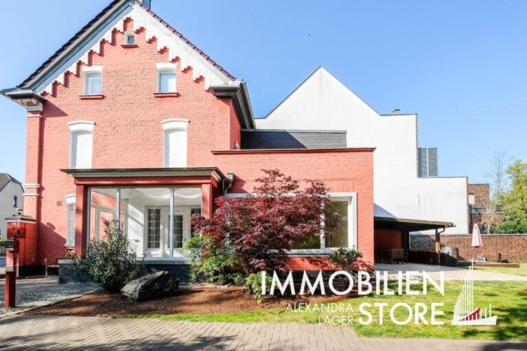 "Die kleine Villa" in Langenfeld! Anwesen mit viel Charme und Seele!