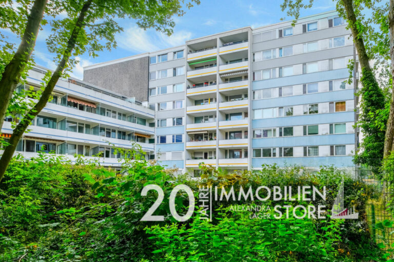 Großzügige 2,5 Zimmer Wohnung mit Tiefgaragenstellplatz!