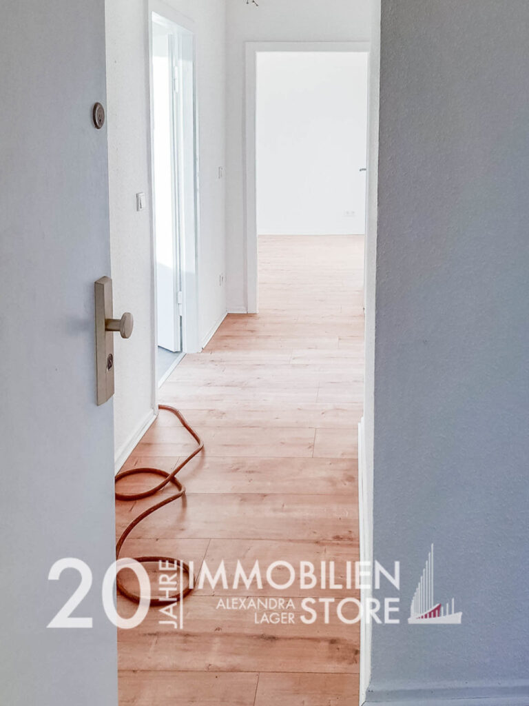 Erstbezug nach Rundumerneuerung – 4 Zimmer Wohnung in Düsseldorf Pempelfort!